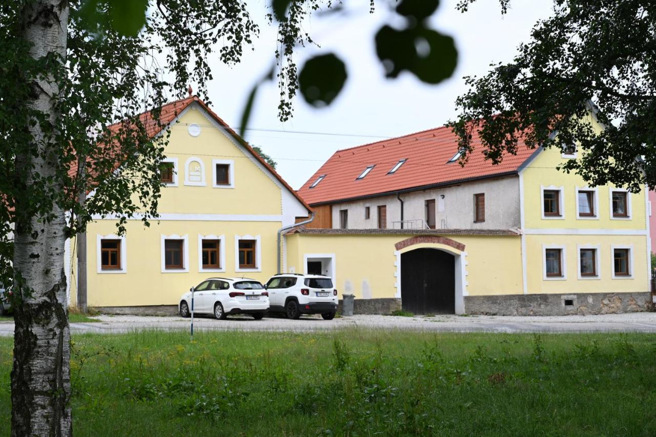 Penzion Mezi Radky Jindrichuv Hradec Exterior photo