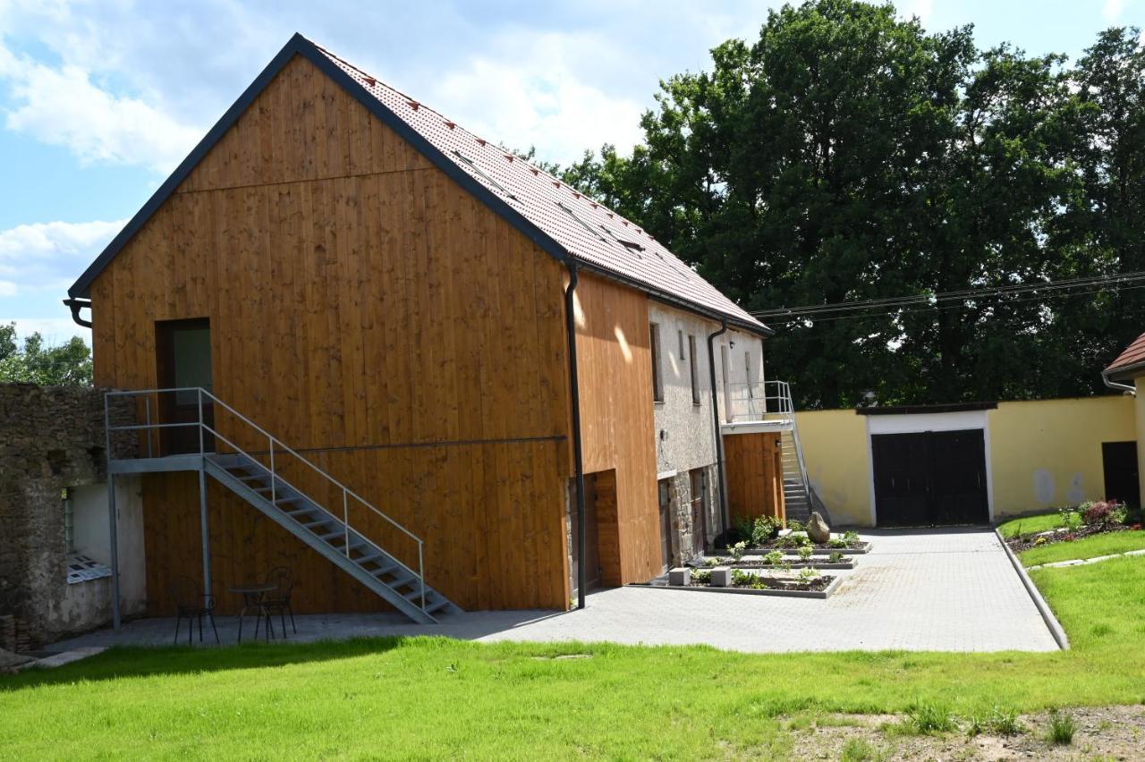 Penzion Mezi Radky Jindrichuv Hradec Exterior photo